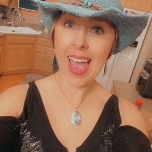 Meet your Posher, Kari